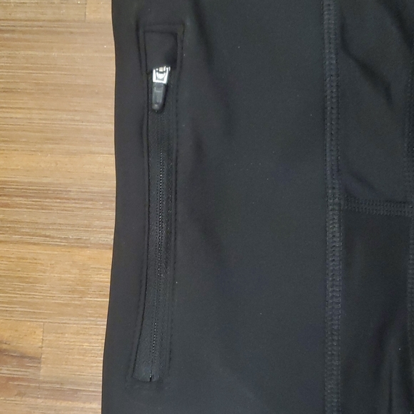 NWT Women's Nike Fast Shorts - Picture 3 of 8